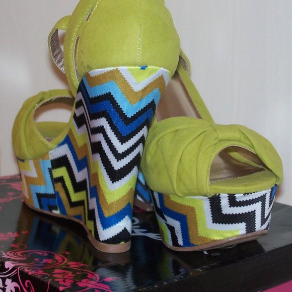 Qupid Lime Green Velvet Wedges Chevron Print Shoes 5.5 - Picture 8 of 10